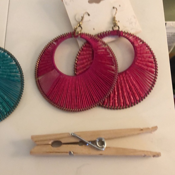 2 Boho String Earrings Fuchsia & Turquoise NWT - Picture 6 of 6